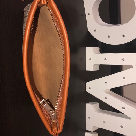 Michael Kors belt purse - Picture 6 of 6